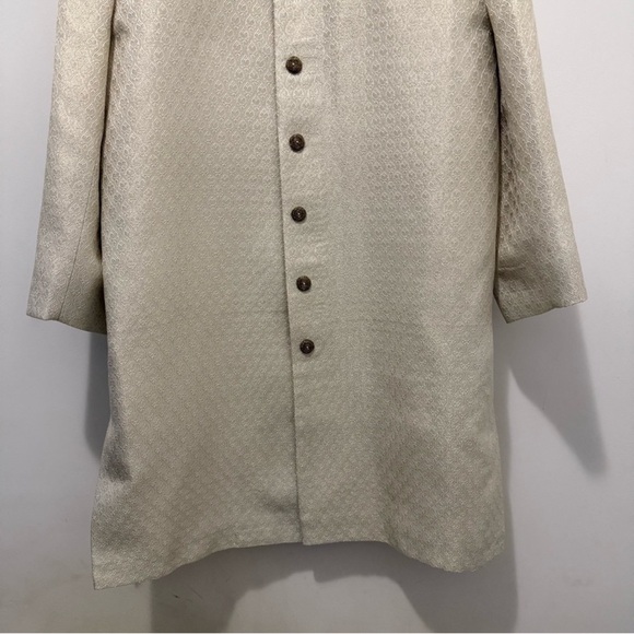 Elegant Cream Sherwani - Picture 5 of 12